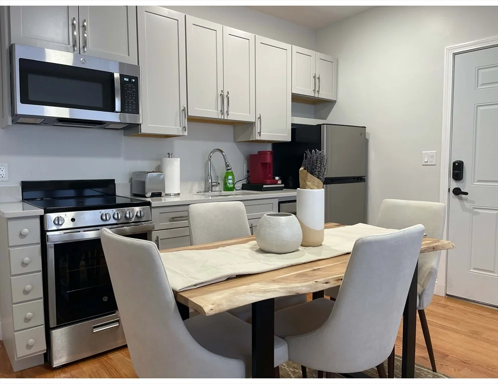 1 bed, 1 bath apartment for rent at 68 Main Unit 203, Everett — photo 3 of 4