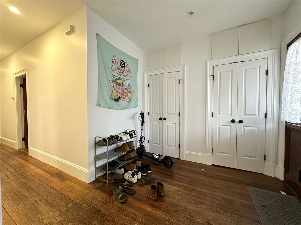 4 bed, 2 bath apartment for rent at 68 Mapleton St Unit 68, Brighton — photo 8 of 17