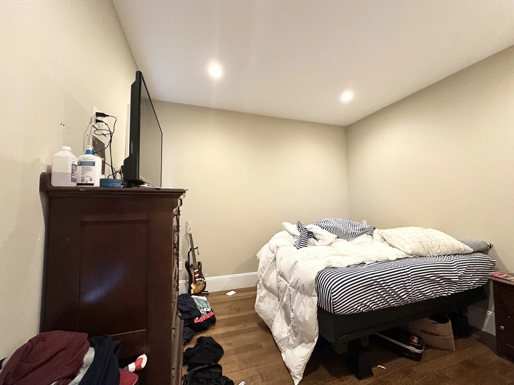 4 bed, 2 bath apartment for rent at 68 Mapleton St Unit 68, Brighton — photo 13 of 17