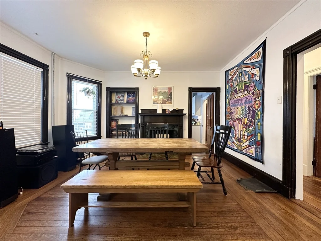 4 bed, 2 bath apartment for rent at 68 Mapleton St Unit 68, Brighton — photo 5 of 17