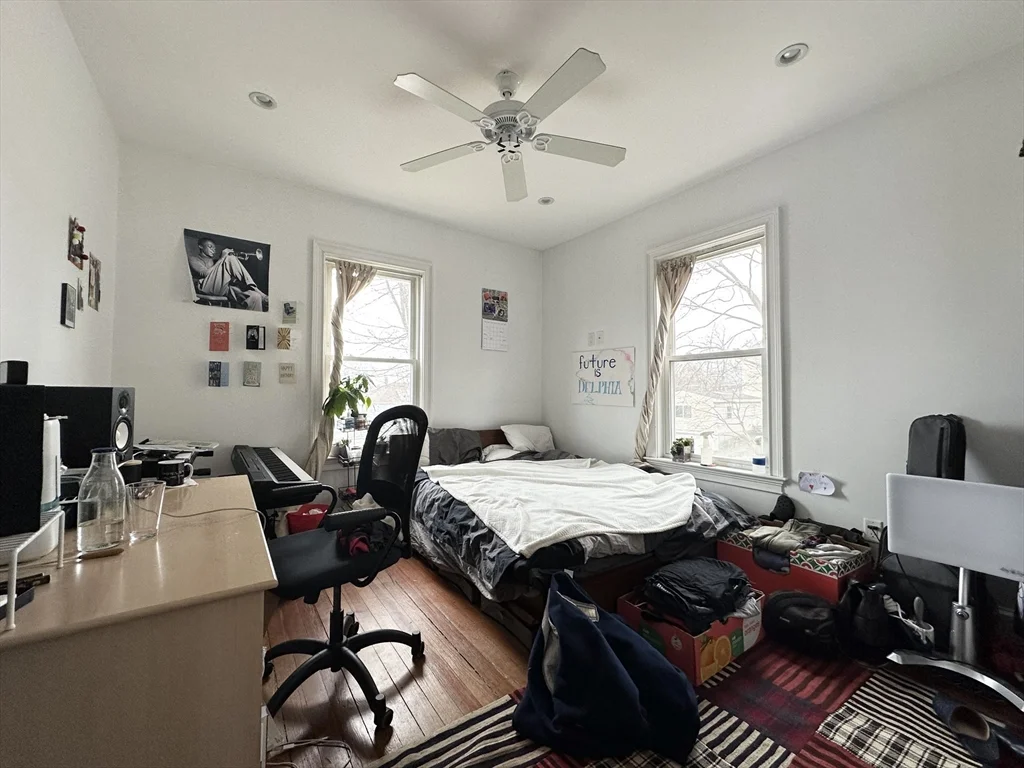 4 bed, 2 bath apartment for rent at 68 Mapleton St Unit 68, Brighton — photo 12 of 17