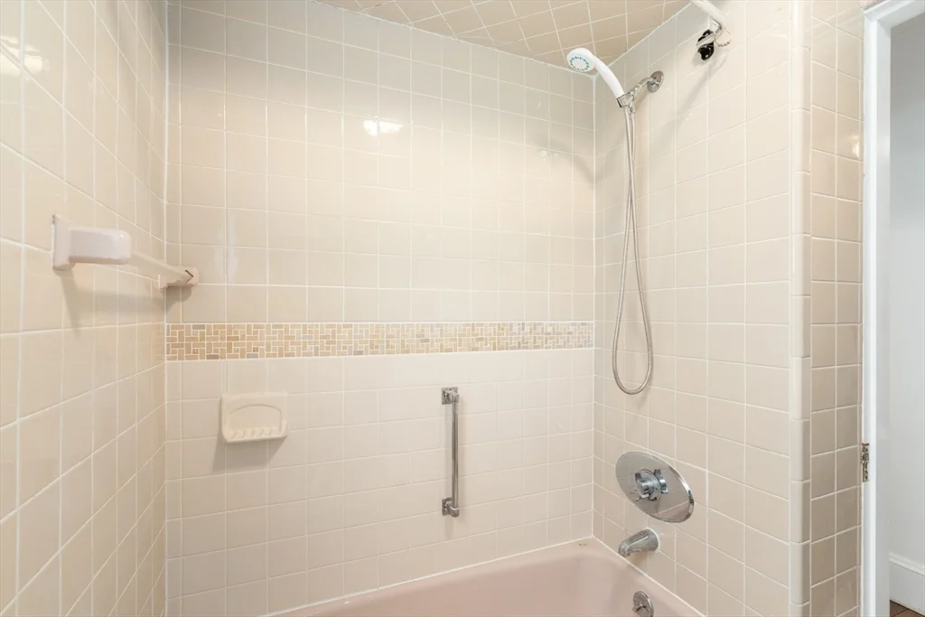 2 bed, 1 bath apartment for rent at 68 Maplewood St Unit 1, Watertown — photo 20 of 21