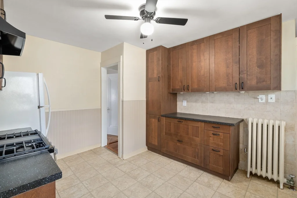 2 bed, 1 bath apartment for rent at 68 Maplewood St Unit 1, Watertown — photo 8 of 21