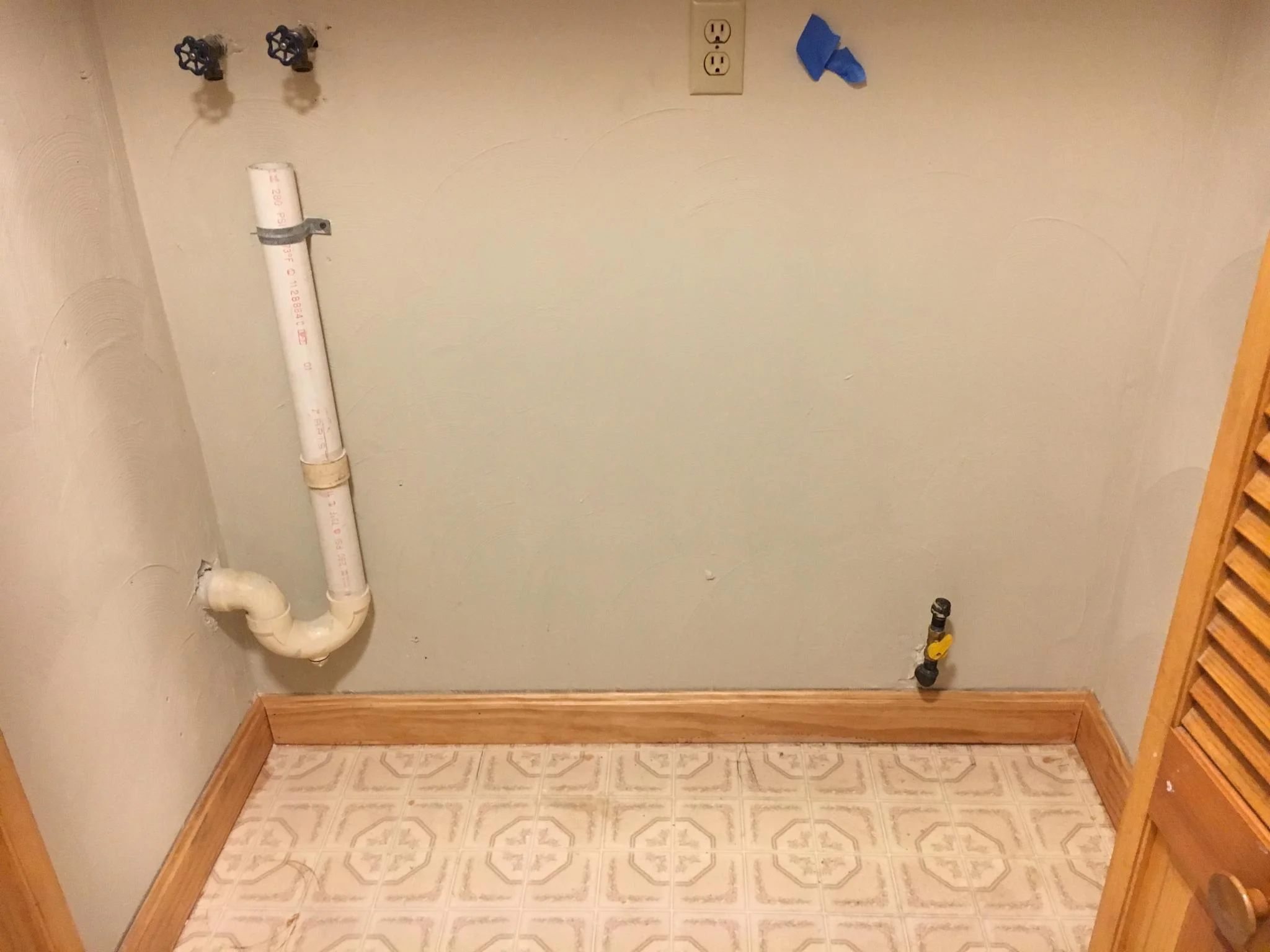 2 bed, 1 bath apartment for rent at 68 Maverick St Unit 1, Chelsea — photo 9 of 17