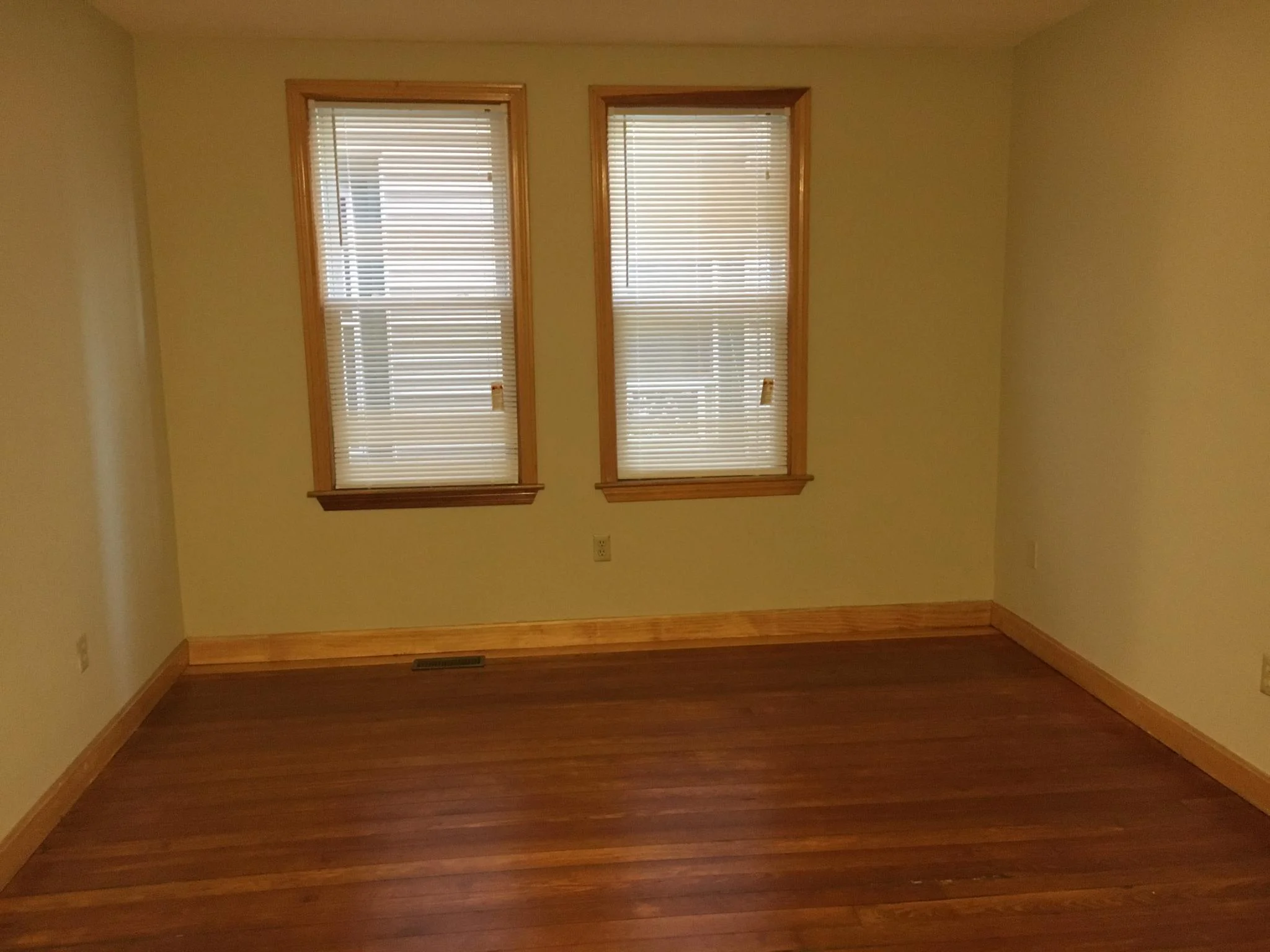 2 bed, 1 bath apartment for rent at 68 Maverick St Unit 1, Chelsea — photo 10 of 17