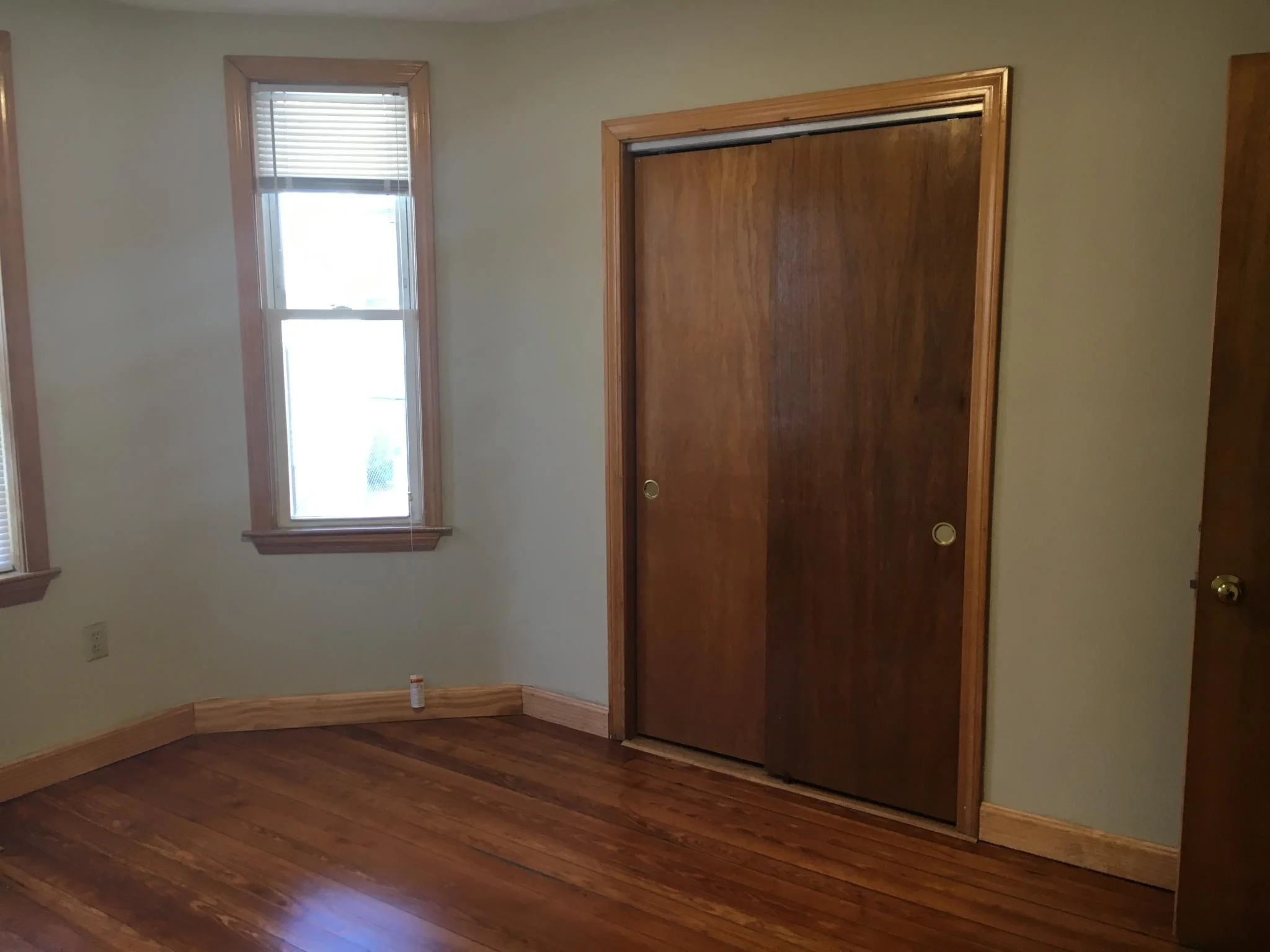 2 bed, 1 bath apartment for rent at 68 Maverick St Unit 1, Chelsea — photo 1 of 17