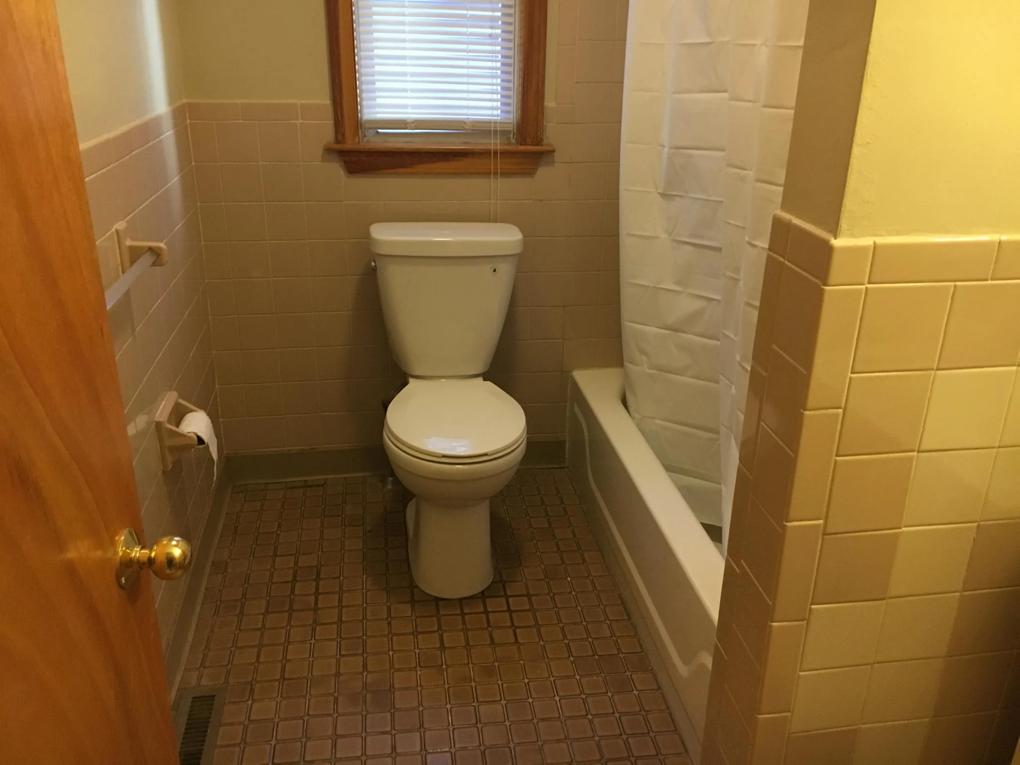 2 bed, 1 bath apartment for rent at 68 Maverick St Unit 1, Chelsea — photo 6 of 17