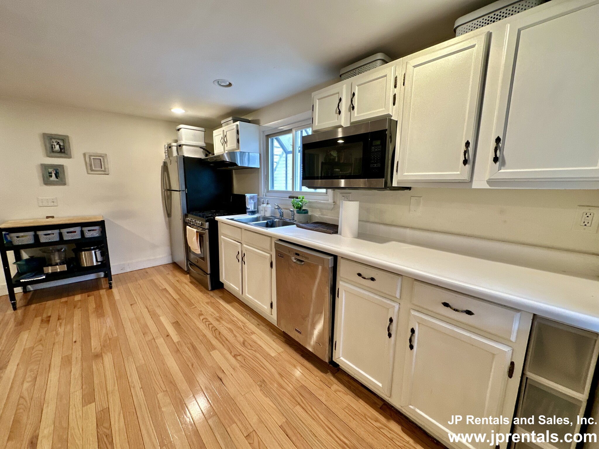 1 bed, 1 bath apartment for rent at 68 Mcbride St Unit 1, Jamaica Plain — photo 2 of 13