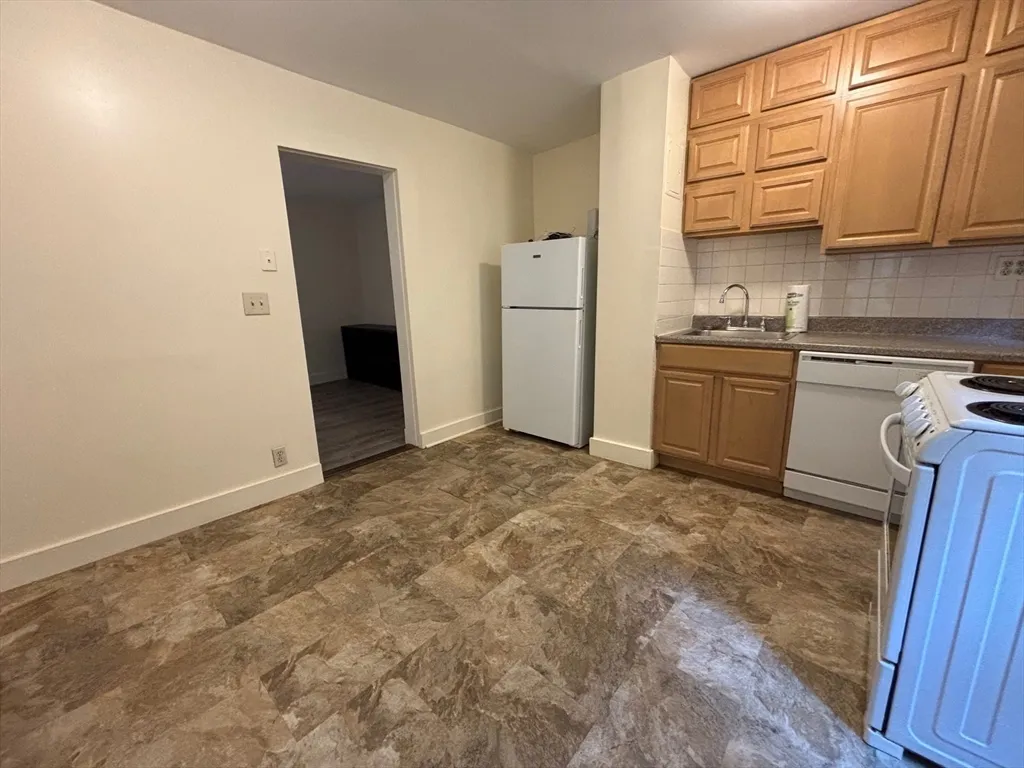 1 bed, 1 bath apartment for rent at 68 Myrtle St Unit 1, Beacon Hill — photo 7 of 21