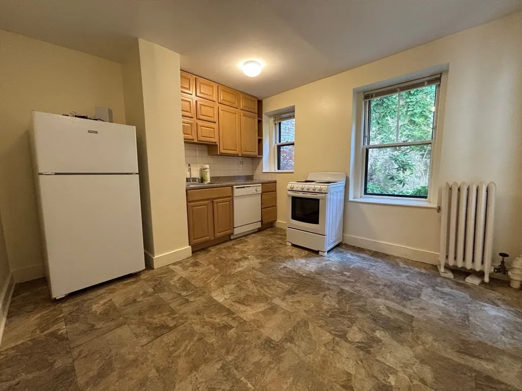 1 bed, 1 bath apartment for rent at 68 Myrtle St Unit 1, Beacon Hill — photo 5 of 21