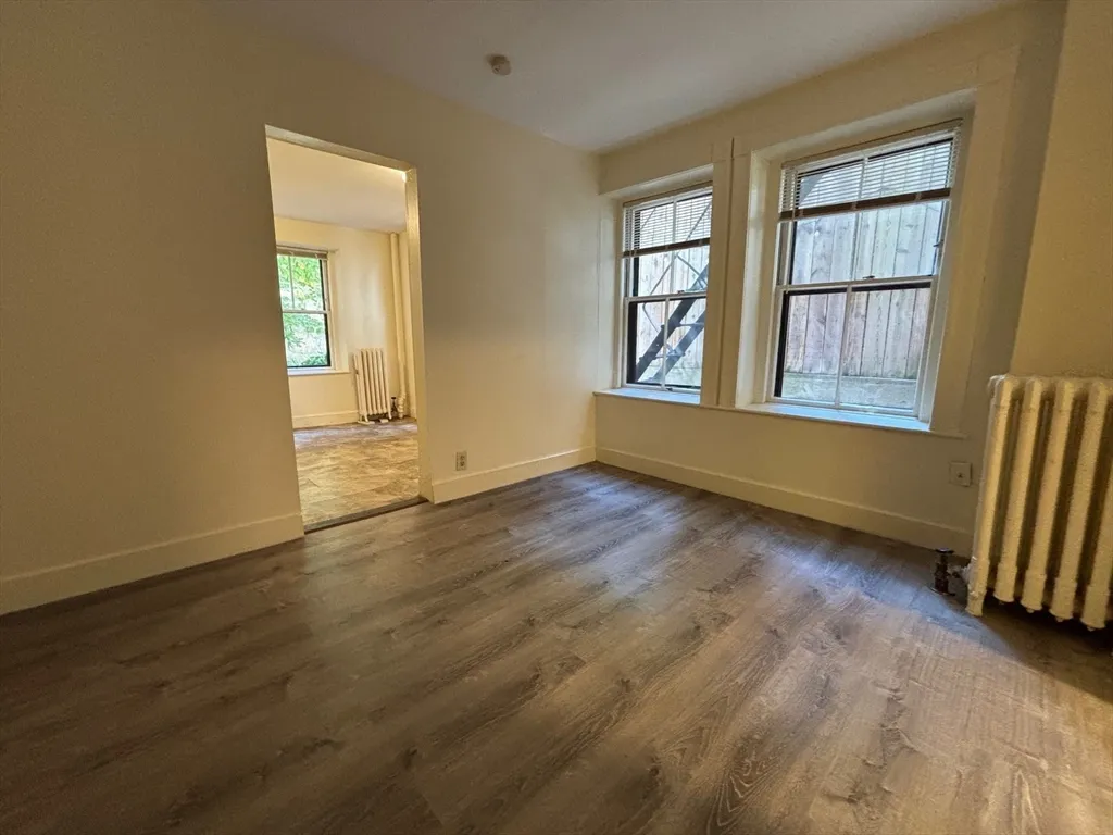 1 bed, 1 bath apartment for rent at 68 Myrtle St Unit 1, Beacon Hill — photo 2 of 21