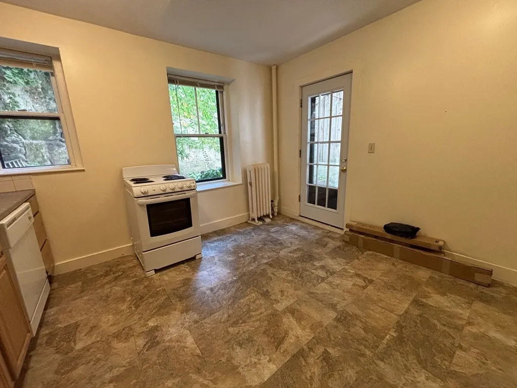 1 bed, 1 bath apartment for rent at 68 Myrtle St Unit 1, Beacon Hill — photo 6 of 21