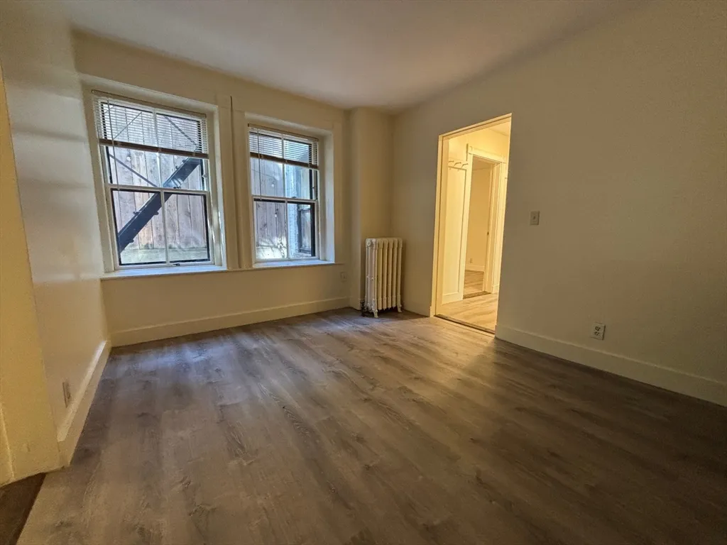 1 bed, 1 bath apartment for rent at 68 Myrtle St Unit 1, Beacon Hill — photo 3 of 21