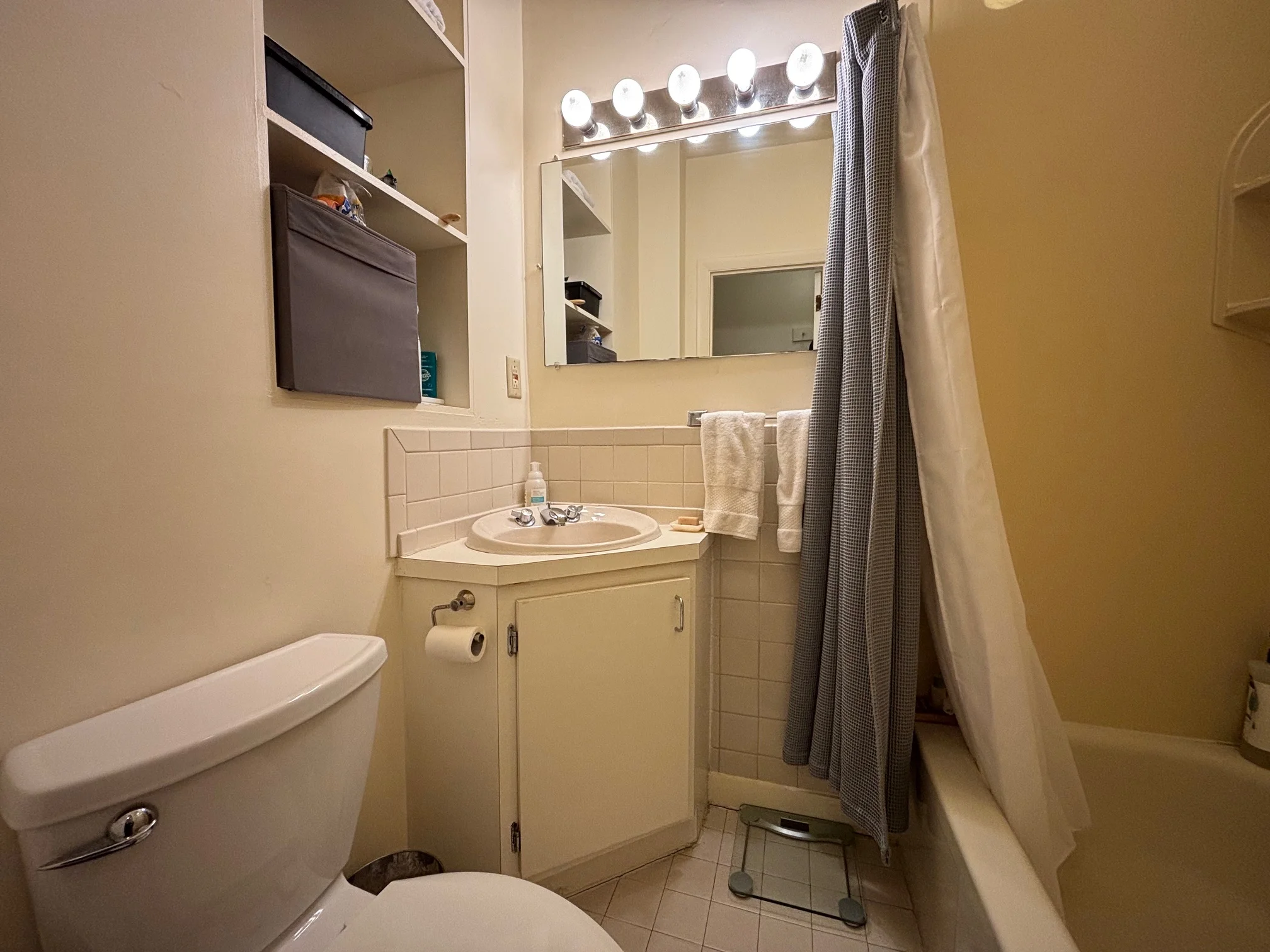 Studio bed, 1 bath apartment for rent at 68 Myrtle St Unit 3, Beacon Hill — photo 9 of 11