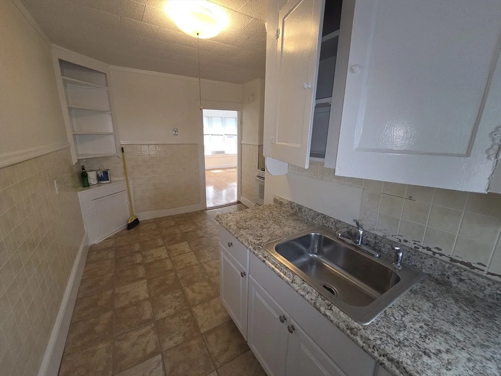 1 bed, 1 bath apartment for rent at 68 Nahant Ave Unit 1, Dorchester — photo 6 of 12