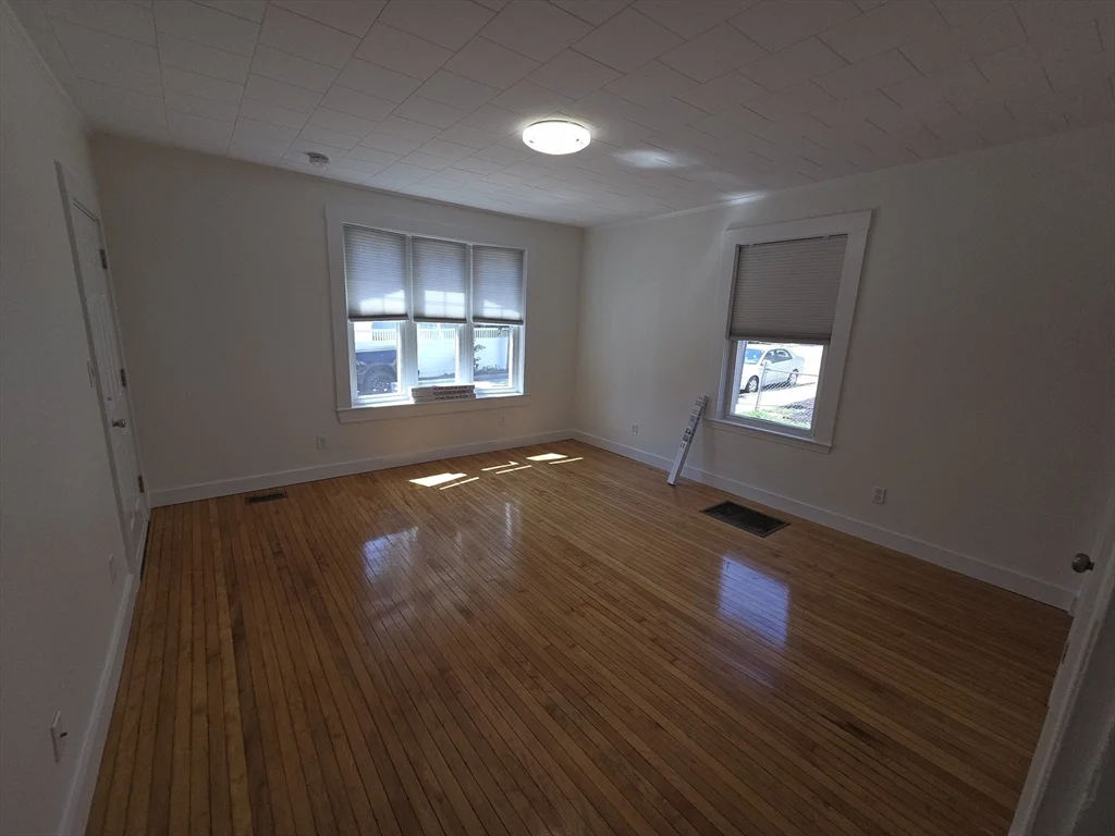 1 bed, 1 bath apartment for rent at 68 Nahant Ave Unit 1, Dorchester — photo 3 of 12