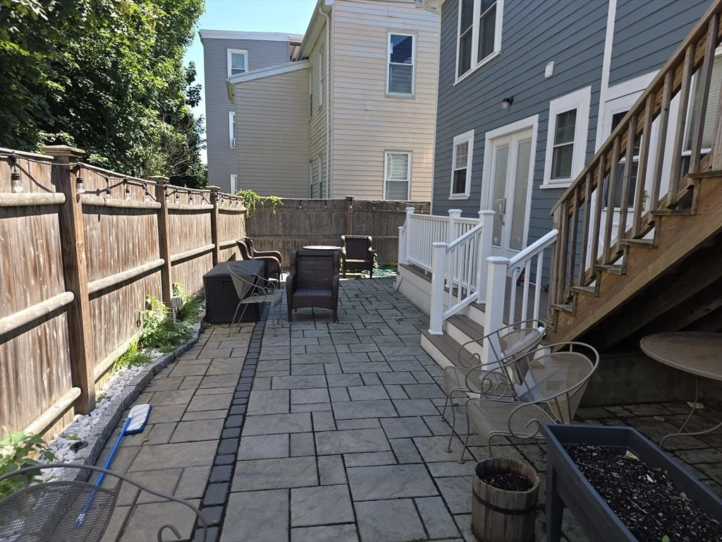 1 bed, 1 bath apartment for rent at 68 Nahant Ave Unit 1, Dorchester — photo 2 of 12