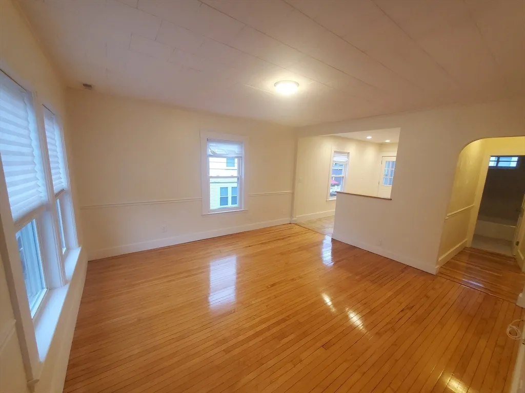 3 bed, 1 bath apartment for rent at 68 Nahant Ave Unit 2, Dorchester — photo 4 of 19