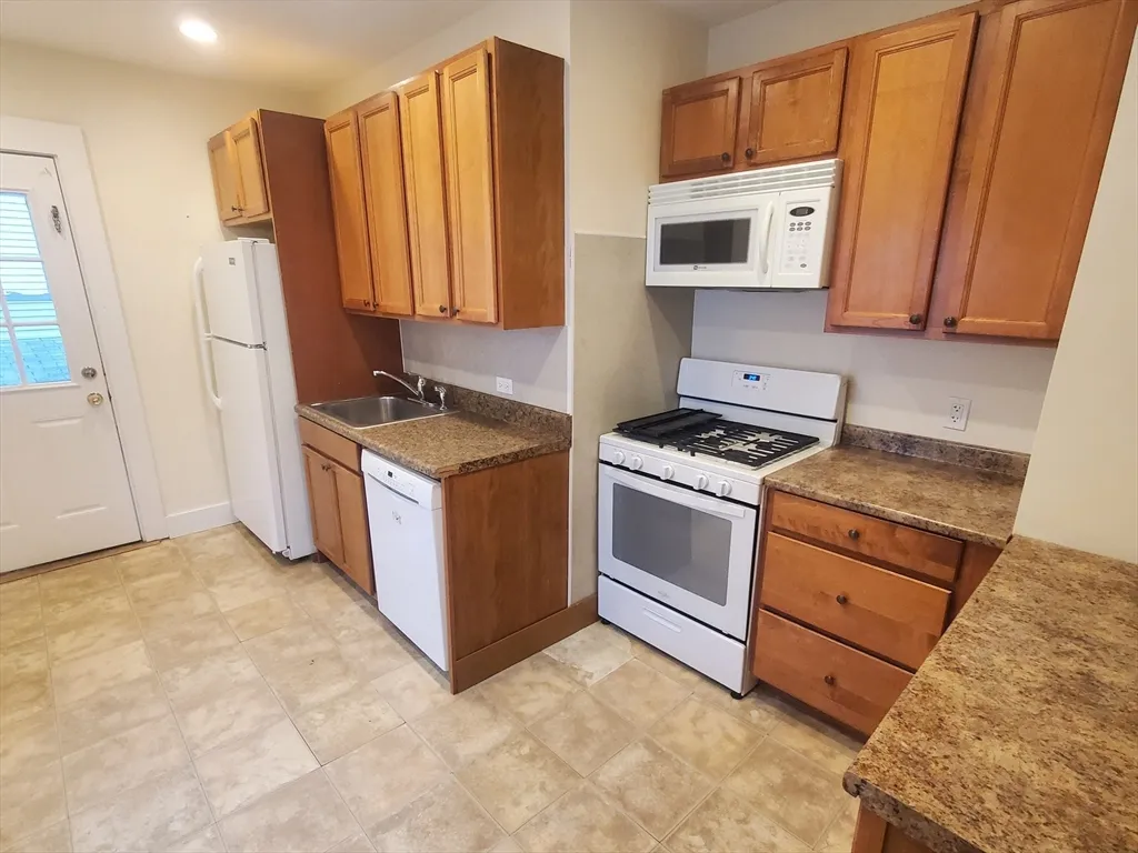 3 bed, 1 bath apartment for rent at 68 Nahant Ave Unit 2, Dorchester — photo 1 of 19