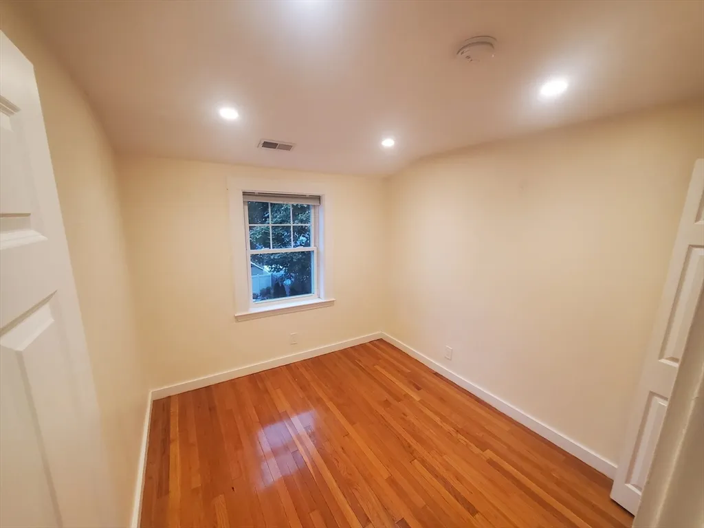 3 bed, 1 bath apartment for rent at 68 Nahant Ave Unit 2, Dorchester — photo 14 of 19