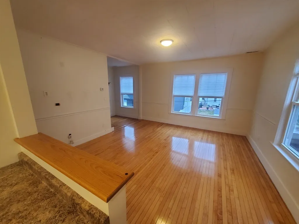 3 bed, 1 bath apartment for rent at 68 Nahant Ave Unit 2, Dorchester — photo 5 of 19
