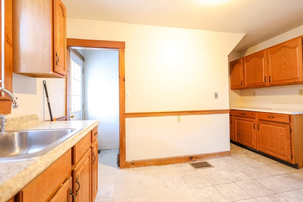 2 bed, 1 bath apartment for rent at 68 Newhall St Unit 68 A, Malden — photo 9 of 25