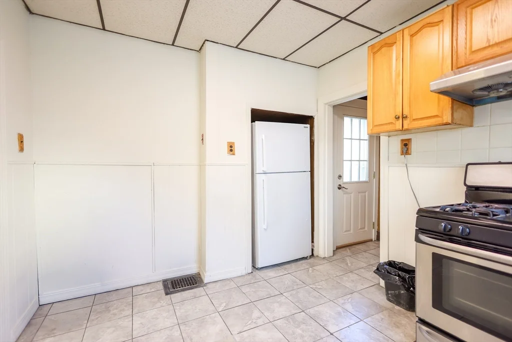 3 bed, 1 bath apartment for rent at 68 Newhall St Unit 68, Malden — photo 19 of 39