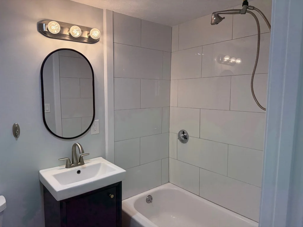 Studio bed, 1 bath apartment for rent at 68 North Ave Unit 4, Abington — photo 7 of 9