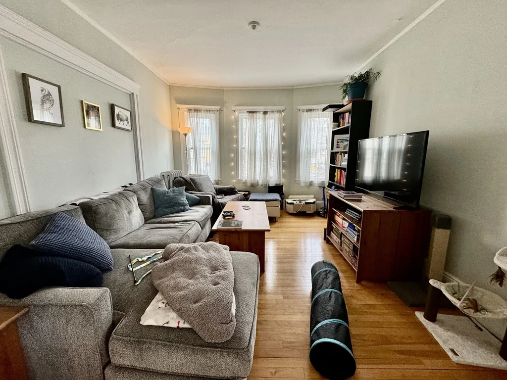 3 bed, 1 bath apartment for rent at 68 North St Unit 2, Somerville — photo 1 of 18