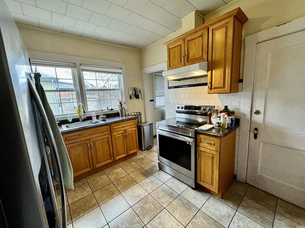 3 bed, 1 bath apartment for rent at 68 North St Unit 2, Somerville — photo 6 of 18