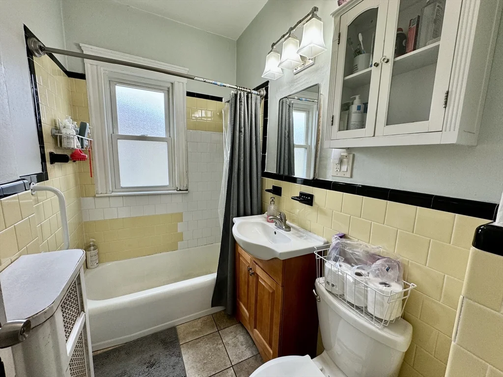 3 bed, 1 bath apartment for rent at 68 North St Unit 2, Somerville — photo 14 of 18