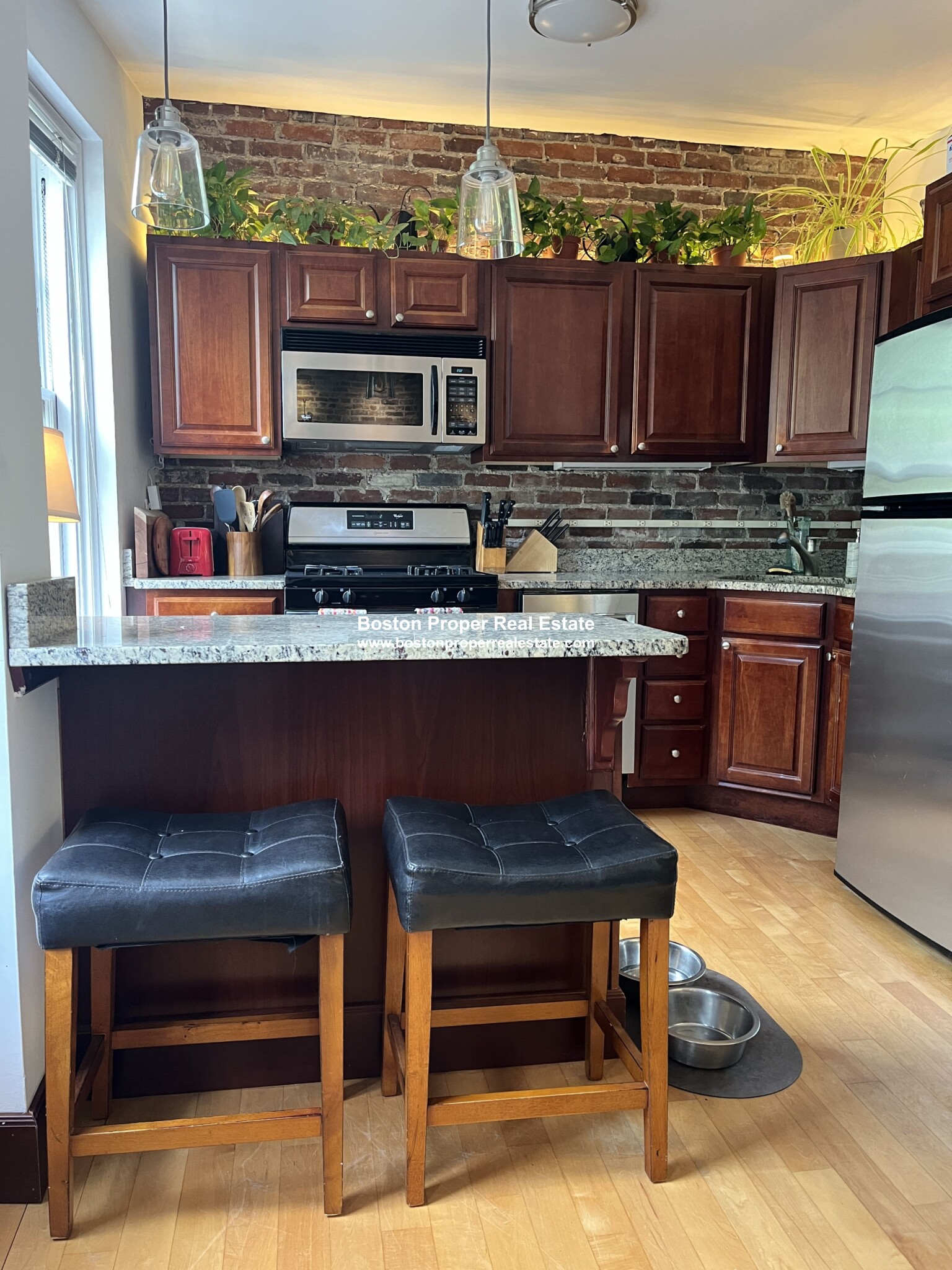 1 bed, 1 bath apartment for rent at 68 Phillips St Unit 5, Beacon Hill — photo 2 of 9