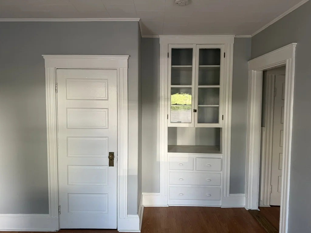 2 bed, 1 bath apartment for rent at 68 Pilling St Unit 1, Haverhill — photo 4 of 12