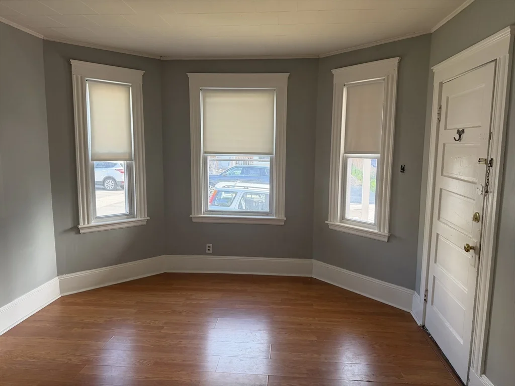 2 bed, 1 bath apartment for rent at 68 Pilling St Unit 1, Haverhill — photo 2 of 12