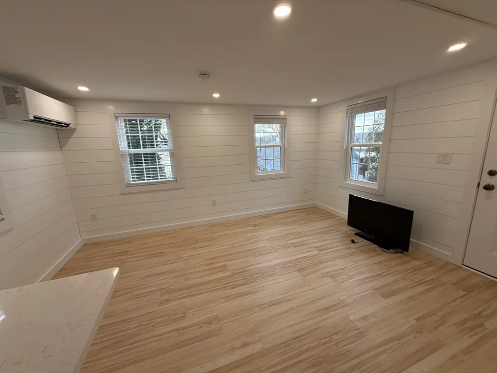 Studio bed, 1 bath apartment for rent at 68 Post N Rail Ave, Cedarville — photo 2 of 15