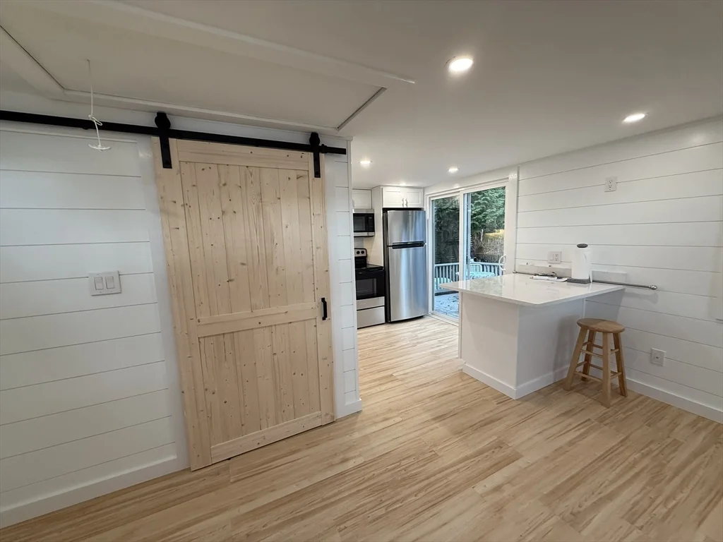 Studio bed, 1 bath apartment for rent at 68 Post N Rail Ave, Cedarville — photo 3 of 15