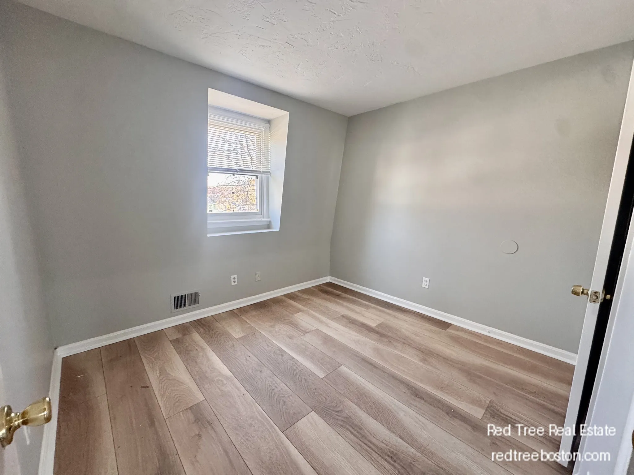 2 bed, 1 bath apartment for rent at 68 Readville St Unit 2, Hyde Park — photo 8 of 11