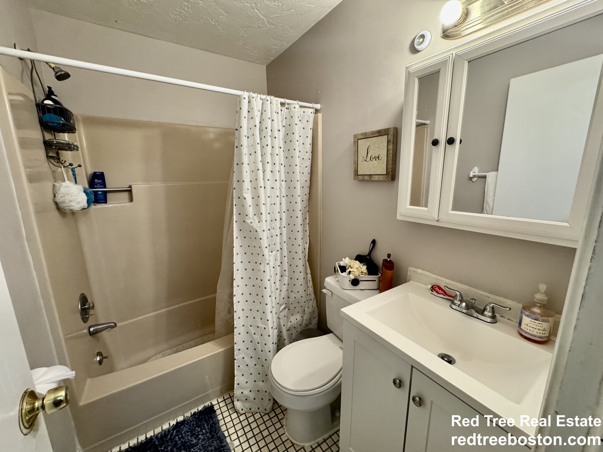 2 bed, 1 bath apartment for rent at 68 Readville Unit A, Hyde Park — photo 7 of 9
