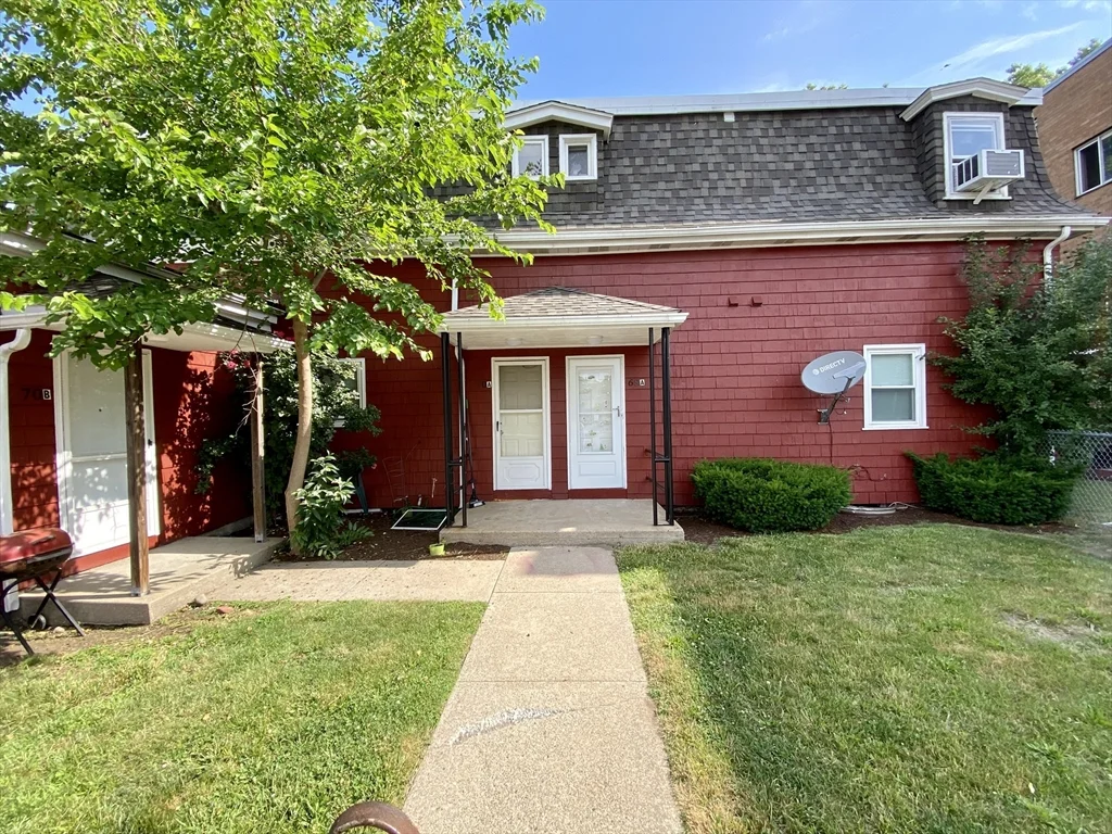 2 bed, 1 bath apartment for rent at 68 Readville Unit C, Hyde Park — photo 11 of 13