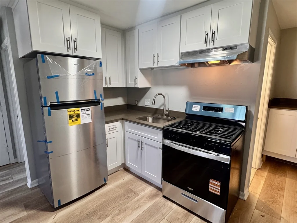 2 bed, 1 bath apartment for rent at 68 Readville Unit C, Hyde Park