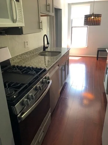 1 bed, 1 bath apartment for rent at 68 Shrewsbury Green Dr Unit H, Shrewsbury — photo 2 of 14