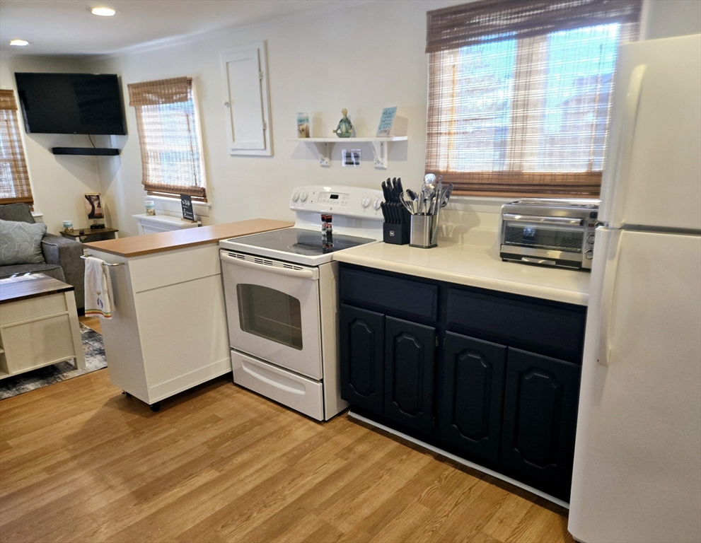 2 bed, 1 bath apartment for rent at 68 Southern Blvd Unit WINTER, Plum Island — photo 7 of 15