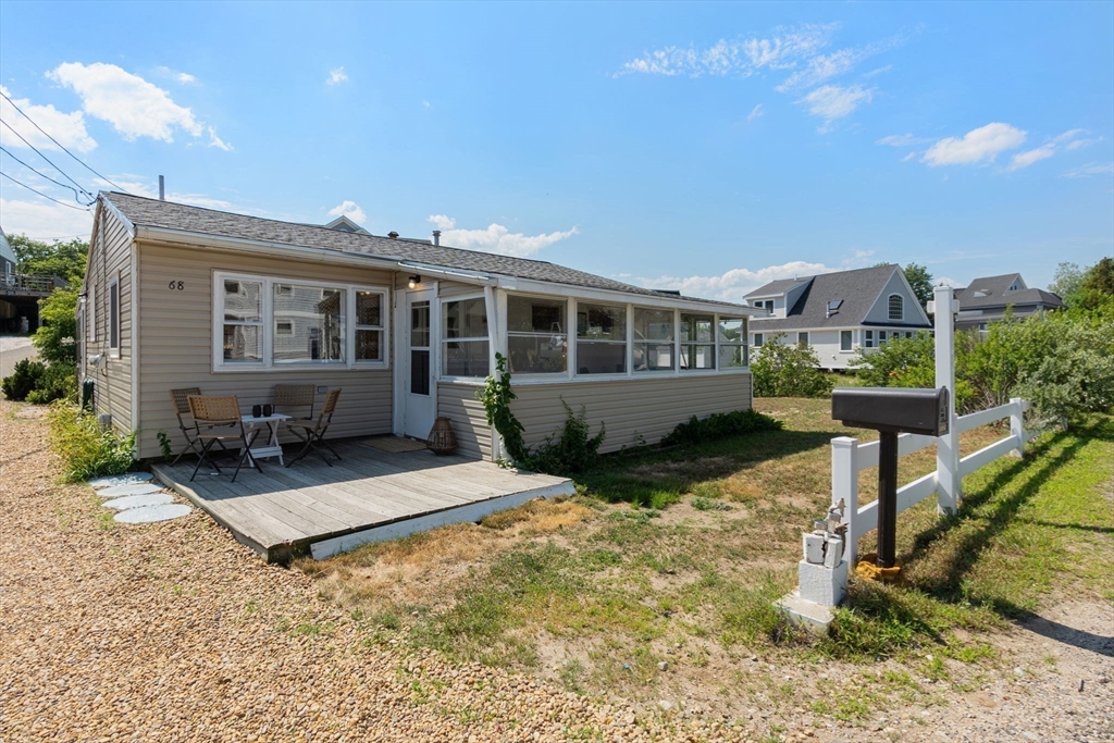 2 bed, 1 bath apartment for rent at 68 Southern Blvd Unit WINTER, Plum Island — photo 1 of 15