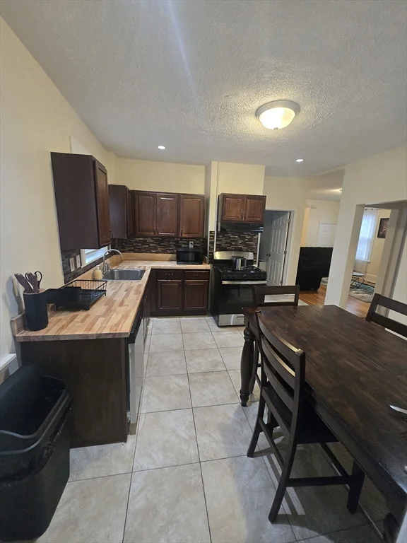 3 bed, 1 bath apartment for rent at 68 Stanton St Unit 1, Dorchester