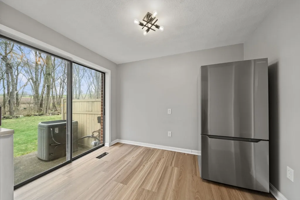 3 bed, 2 bath apartment for rent at 68 Sterling Ln Unit 68, Bradford — photo 6 of 26