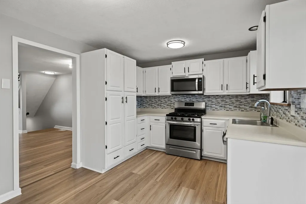 3 bed, 2 bath apartment for rent at 68 Sterling Ln Unit 68, Bradford — photo 2 of 26
