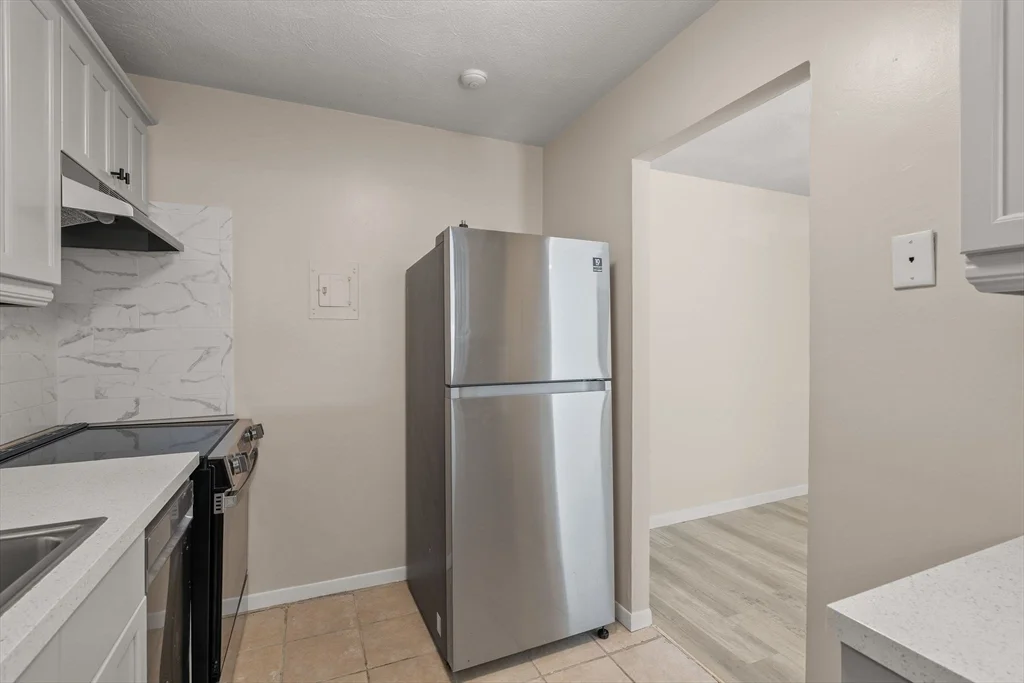 2 bed, 1 bath apartment for rent at 68 Summer Ave Unit 1, Stoughton — photo 6 of 22