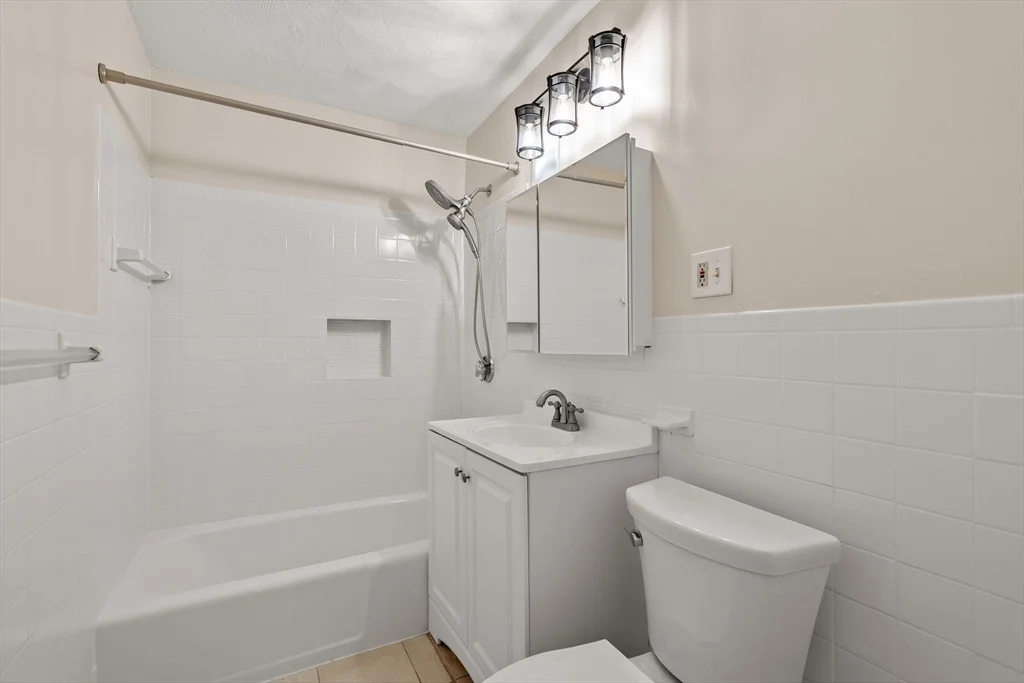 2 bed, 1 bath apartment for rent at 68 Summer Ave Unit 1, Stoughton — photo 20 of 22