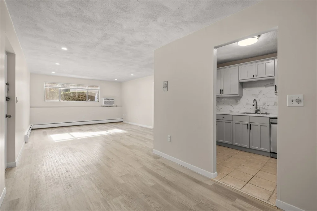 2 bed, 1 bath apartment for rent at 68 Summer Ave Unit 1, Stoughton — photo 8 of 22