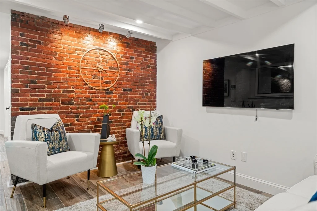 2 bed, 1 bath apartment for rent at 68 Telegraph St Unit 1, South Boston — photo 12 of 31